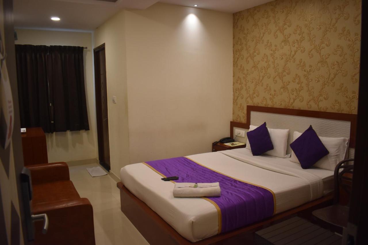 העיר בנגלור Hotel Ur Comforts Jayanagar מראה חיצוני תמונה